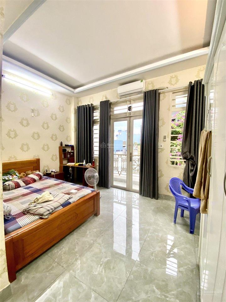 Tân chánh hiệp 3 quận 12 ngay chợ  4 tầng 60m2 4,5x13,5  hxh thông  chỉ 5,8 tỷ