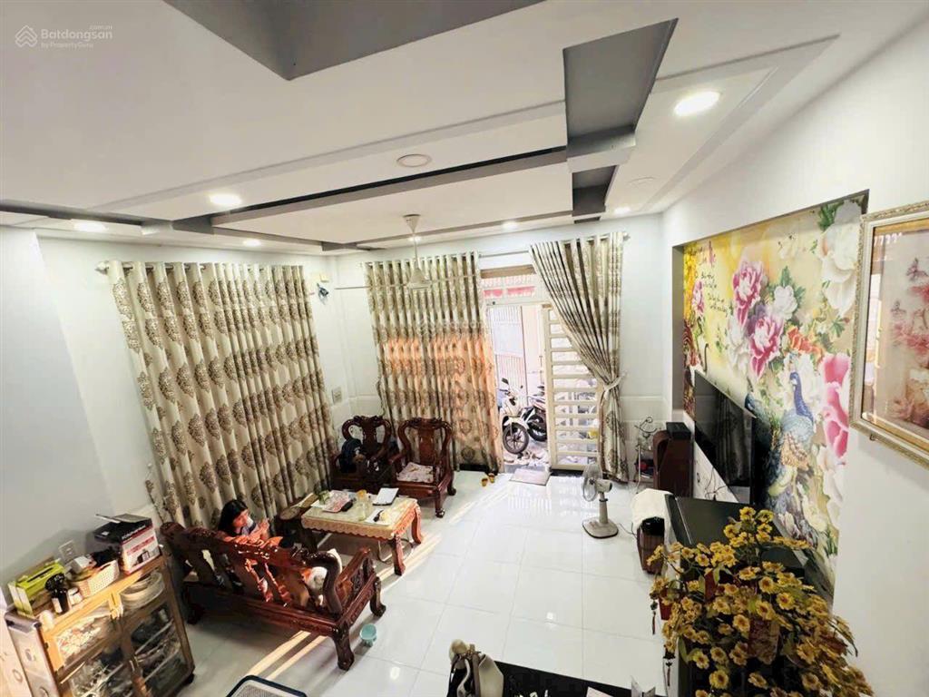Gấp bán giảm 400tr còn 8 tỷ  thạnh lộc, quận 12  3 tầng 142m2, 7x20,3m  hẻm xe tải thông