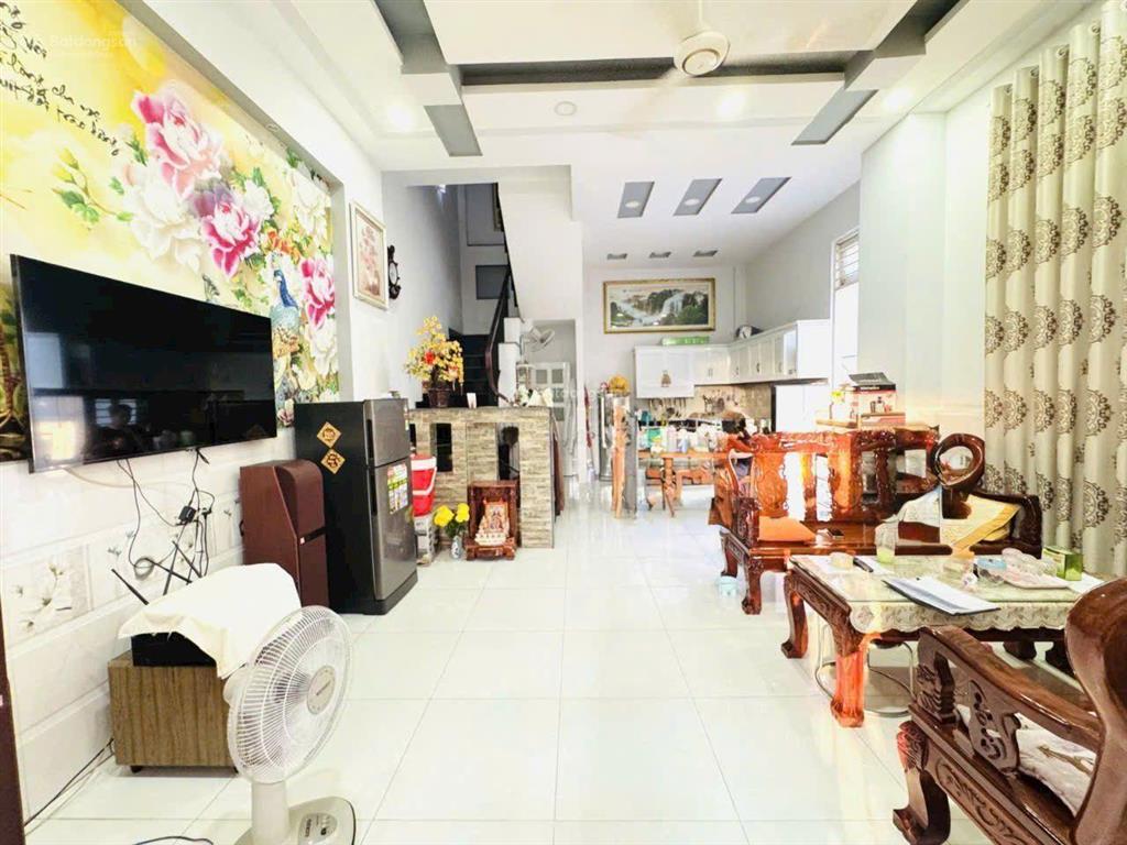 Gấp bán giảm 400tr còn 8 tỷ  thạnh lộc, quận 12  3 tầng 142m2, 7x20,3m  hẻm xe tải thông