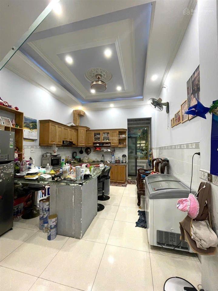 Gấp bán giảm 500tr còn 6,2 tỷ  đông hưng thuận 02 q12  4 tầng 68m2 4x17  hxh tránh.