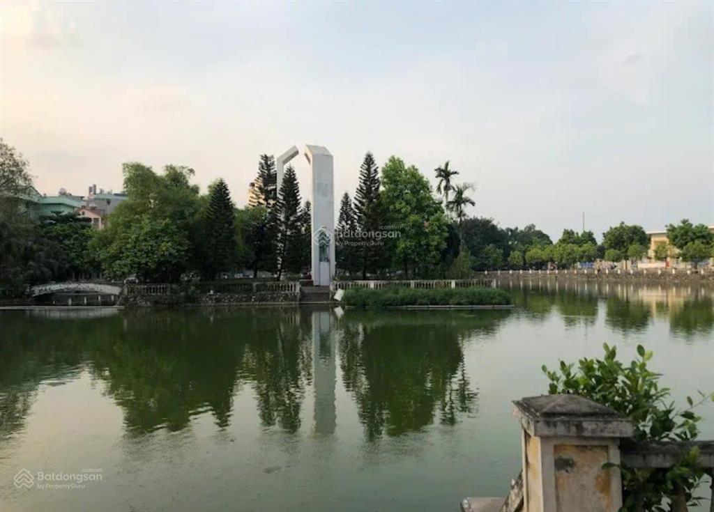 Sát hồ điều hòa  chính chủ bán gấp nhà phú diễn  mặt tiền quá khủng 7.5m  ô tô đỗ cửa