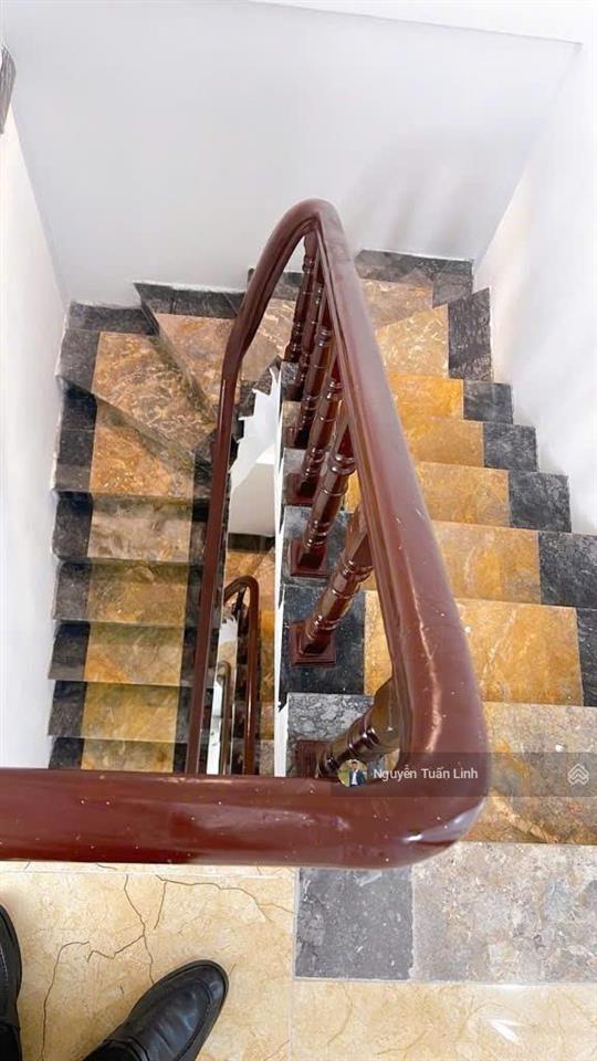Nhà 4 tầng 31m2 võng la  đường 5m, ô tô tránh  cách cầu thăng long chỉ 1km