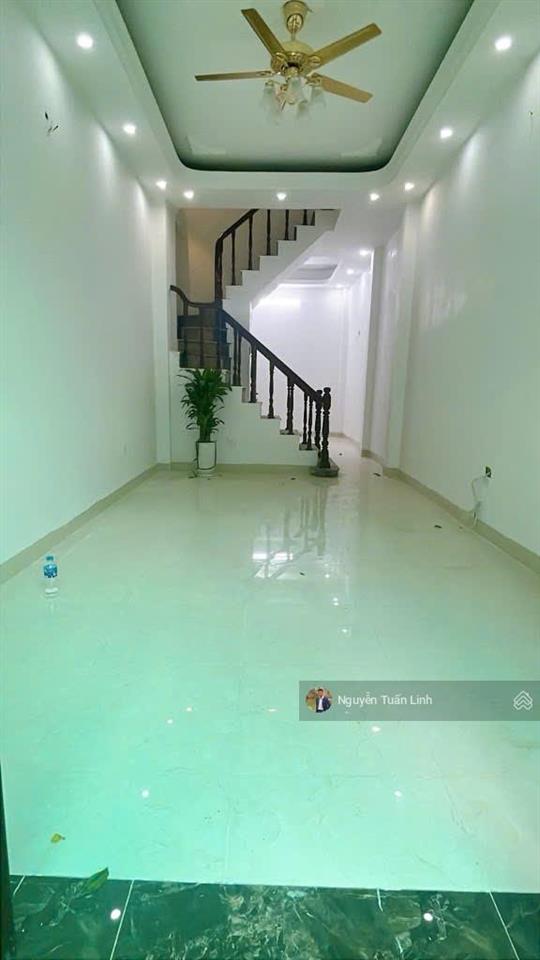 Nhà 4 tầng 31m2 võng la  đường 5m, ô tô tránh  cách cầu thăng long chỉ 1km