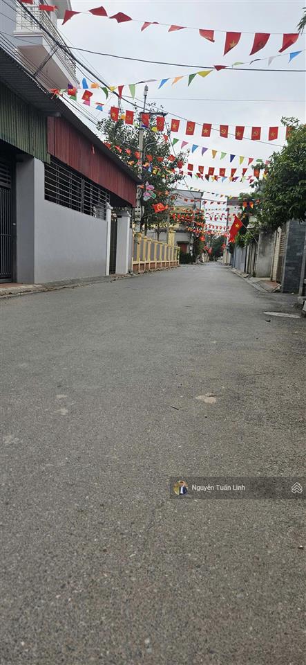 Nhà 66m2 lô góc nguyên khê  sát ql3  đường nhựa ô tô vào nhà