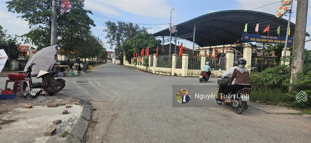 Bán nhà 2 tầng xuân nộn  nhỏ tiền  vios đỗ cửa