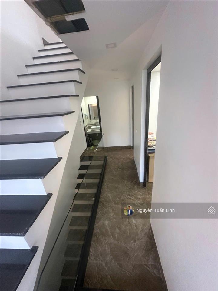 Nhà 3 tầng 40m2  ô tô đỗ cửa, mặt tiền rộng tại nguyên khê, đông anh