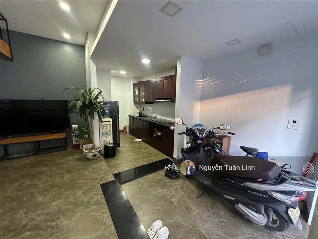 Nhà 3 tầng 40m2  ô tô đỗ cửa, mặt tiền rộng tại nguyên khê, đông anh
