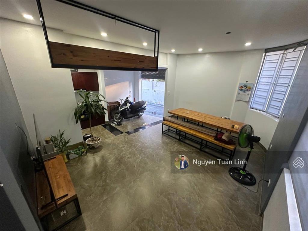 Nhà 3 tầng 40m2  ô tô đỗ cửa, mặt tiền rộng tại nguyên khê, đông anh