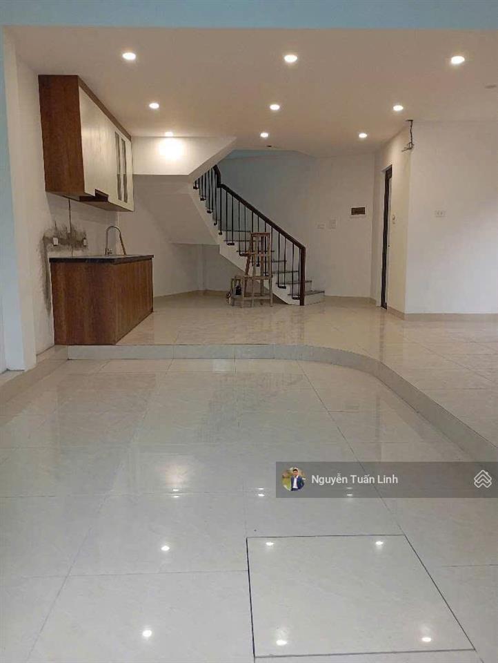 Căn 4 tầng mới kính coong 52m² ba chữ, vân nội  ô tô đỗ cửa  tặng nội thất