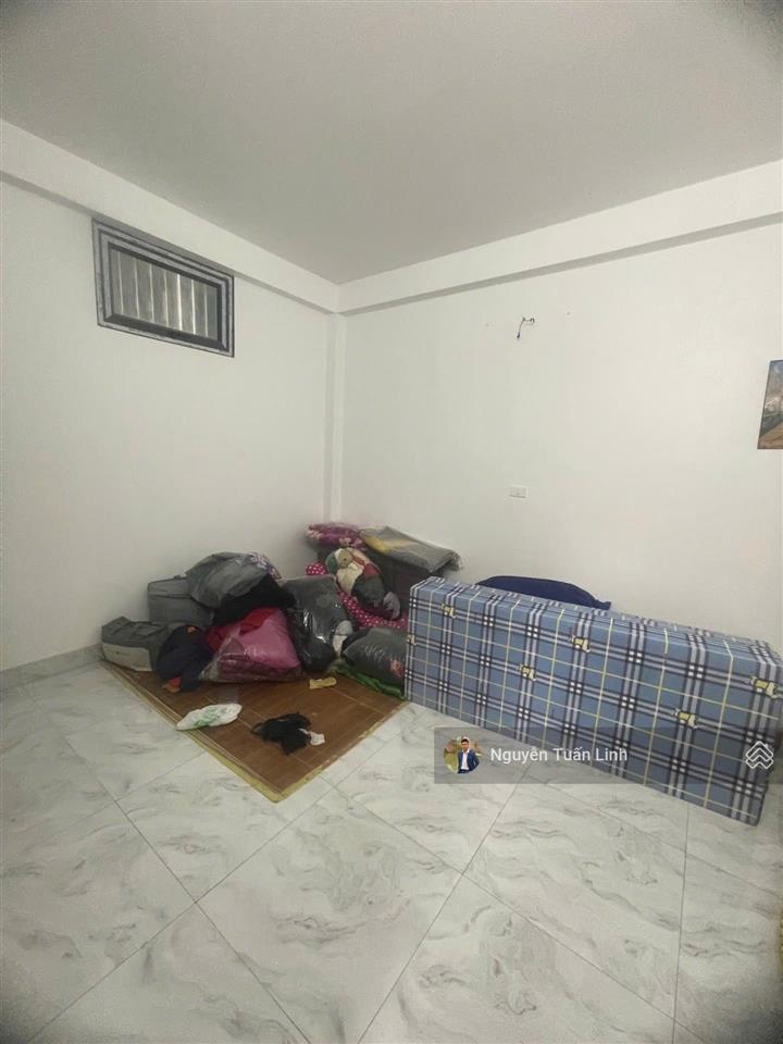 Nhà 4 tầng 55m2 thị trấn chi đông nhà mặt tiền, kinh doanh, ô tô tránh