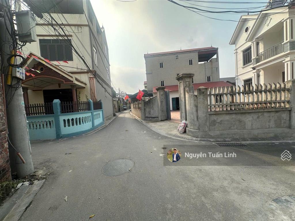 Đất đẹp vuông vắn 61m2 quan âm  ngõ thông 3m  tiện ích vô kể