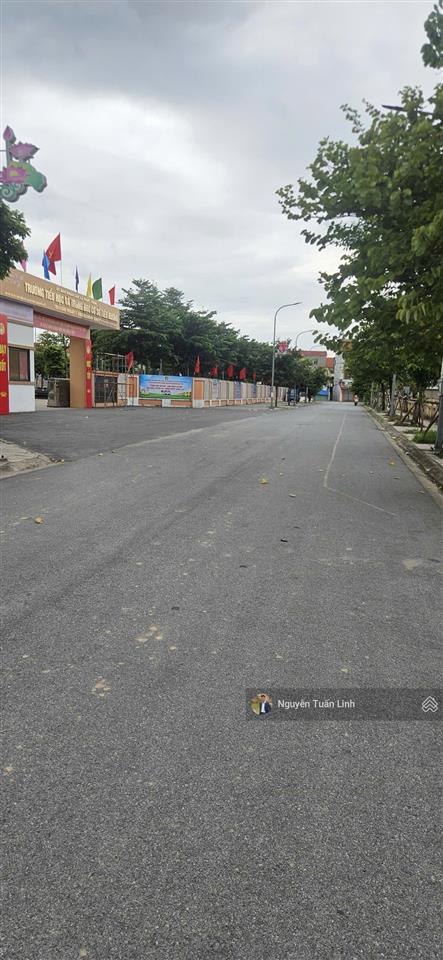 Nhà 2 tầng 40m2 trung oai, tiên dương 5 phút vào nội thành tặng nội thất