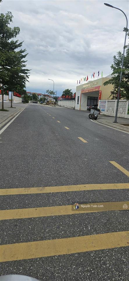 Nhà 2 tầng 40m2 trung oai, tiên dương 5 phút vào nội thành tặng nội thất