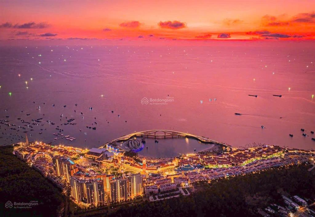 Hot! căn hộ view trực diện biển tầng cao, đẹp chỉ 3,x tỷ. cho thuê dòng tiền đều 40 triệu / tháng