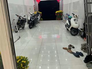 Bán nhà mặt phố 5 tầng, diện tích 96m2, phường bình đông, hcm. sổ chính chủ sang tên ngay