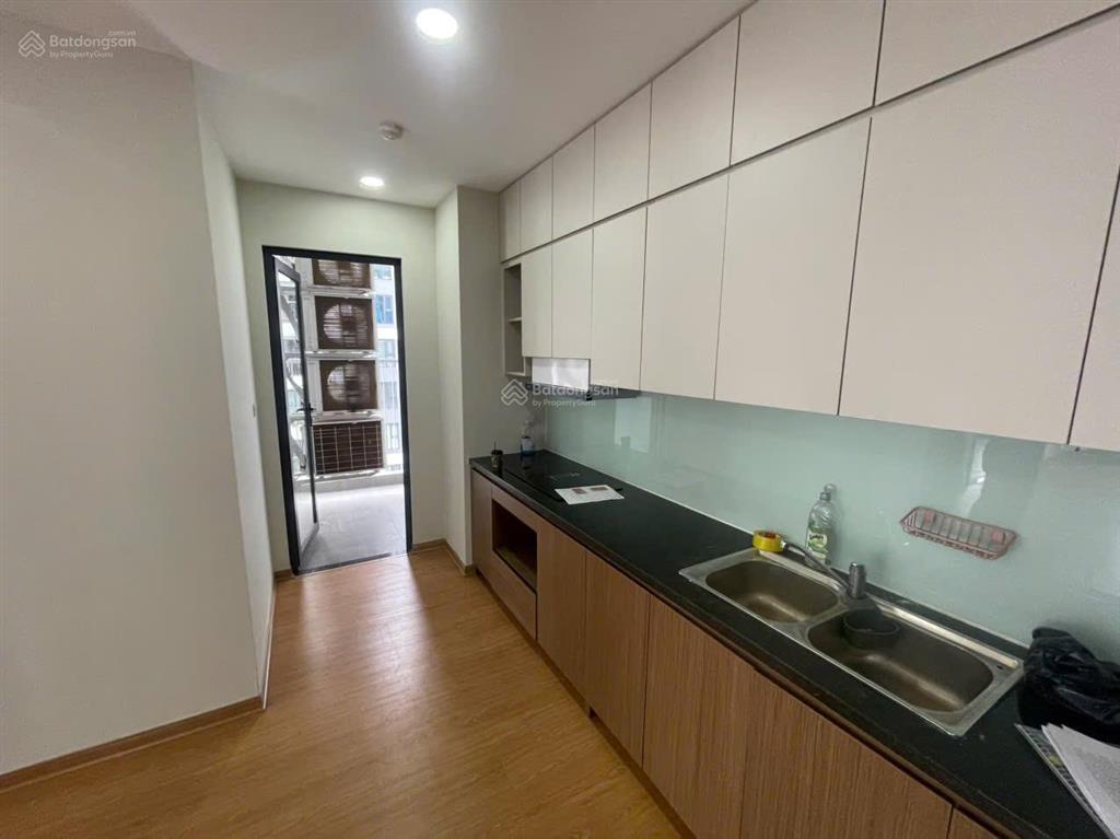 Chính chủ bán căn hộ 3pn, 2wc  chung cư rose town  79 ngọc hồi. sổ lâu dài
