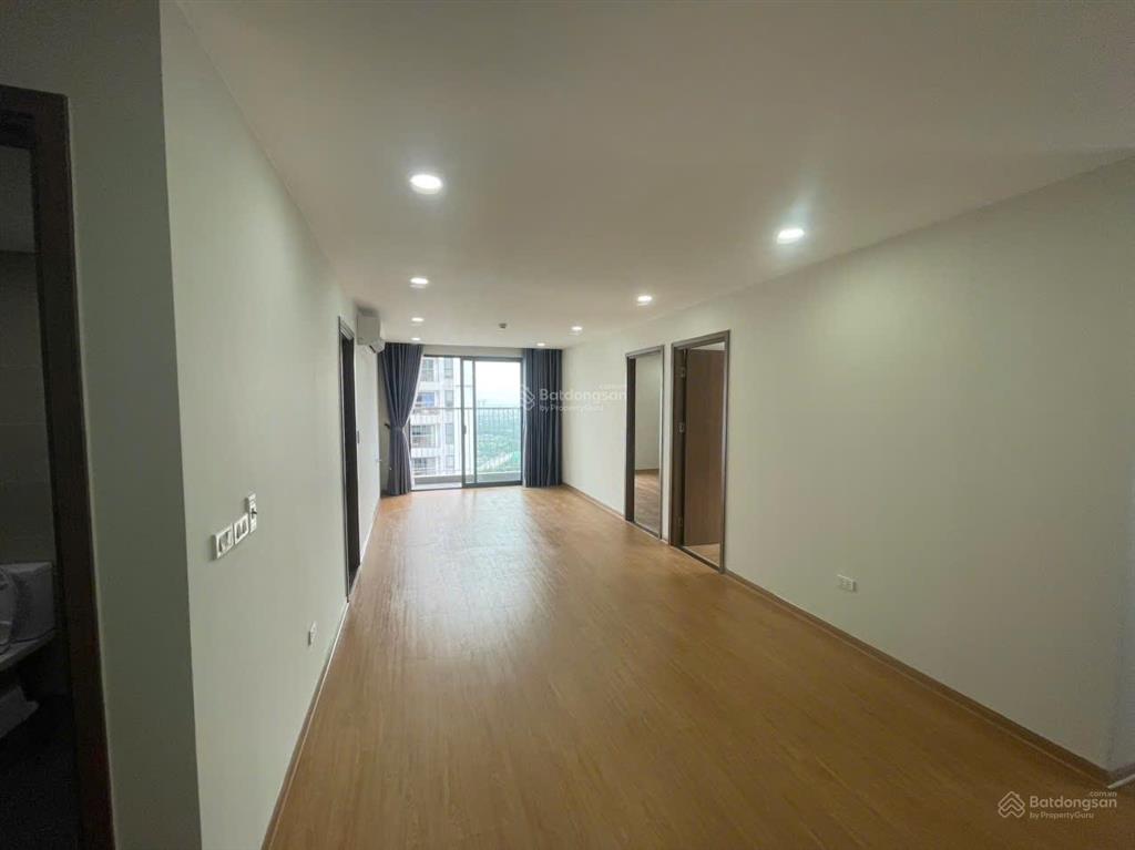 Chính chủ bán căn hộ 3pn, 2wc  chung cư rose town  79 ngọc hồi. sổ lâu dài