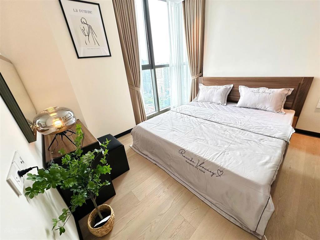 Bán căn hộ handiresco 31 lê văn lương, 2 ngủ, giá tốt