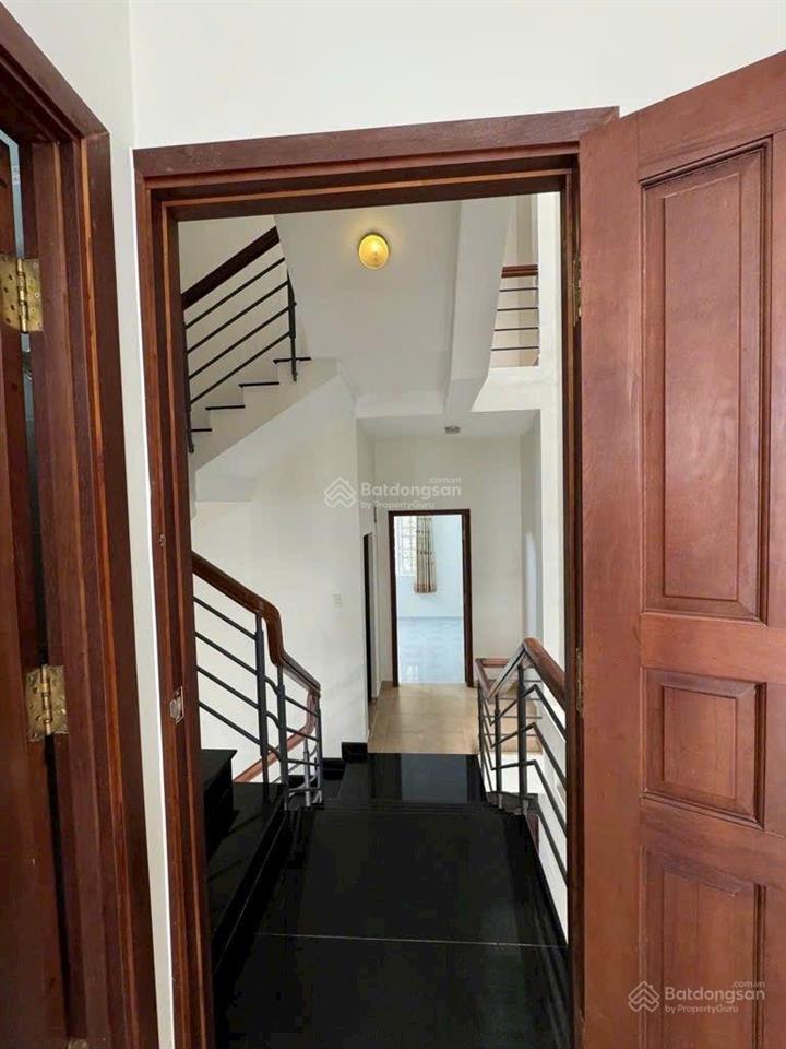 Mặt tiền đường kinh doanh  4 tầng  dt 4x16m nở hậu tài lộc  ngay chợ hạnh thông tây