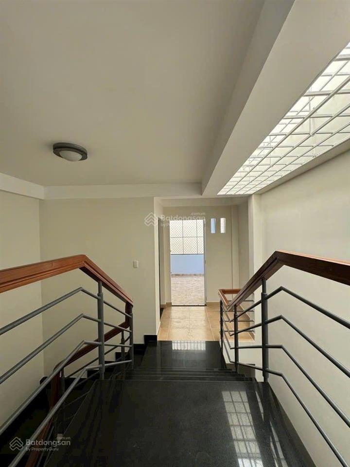 Mặt tiền đường kinh doanh  4 tầng  dt 4x16m nở hậu tài lộc  ngay chợ hạnh thông tây