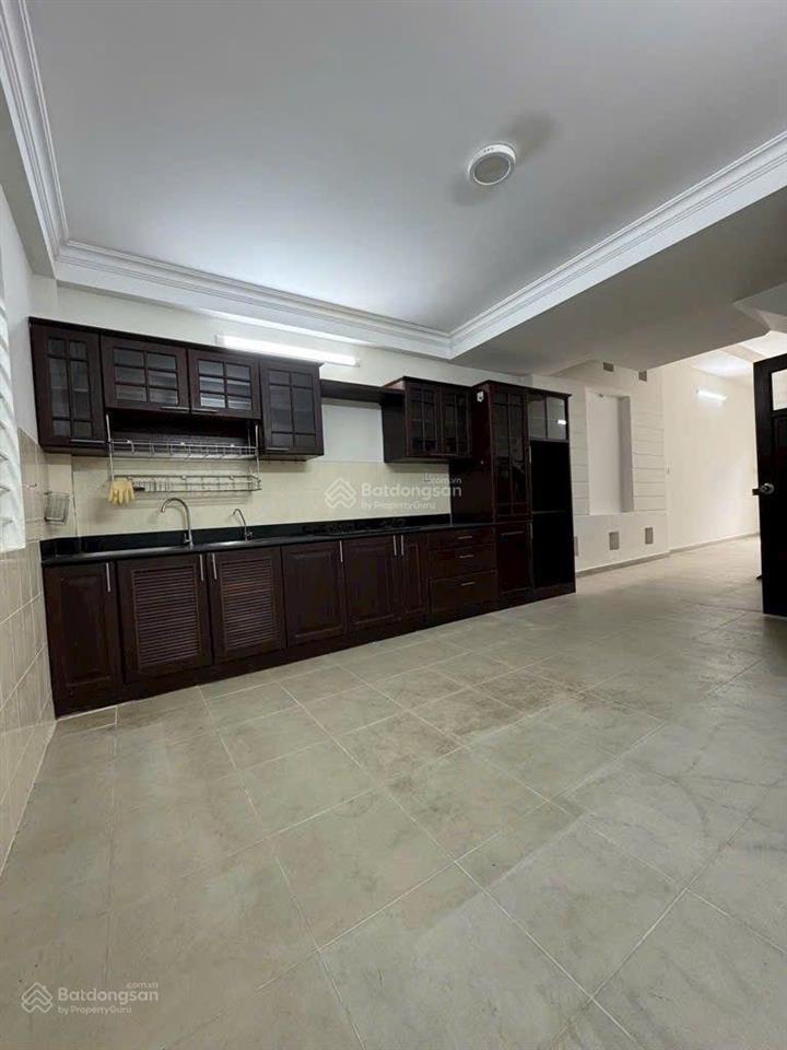 Mặt tiền đường kinh doanh  4 tầng  dt 4x16m nở hậu tài lộc  ngay chợ hạnh thông tây