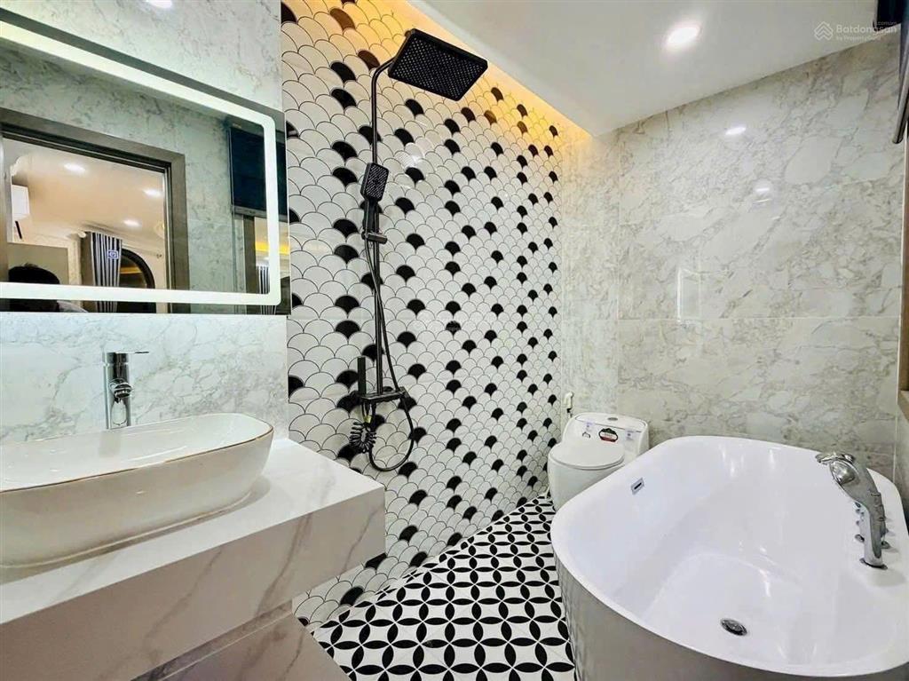 Bán căn góc 2 mặt hẻm xe hơi  thang máy  5 tầng  full nội thất  đường quang trung  hơn 7 tỷ