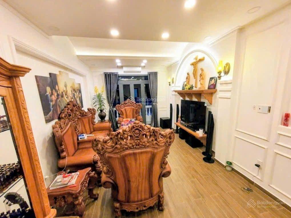 Bán nhà đẹp 4 tầng  hẻm xe hơi thông 1 trục  gần mặt tiền  dt 4m x 15m hơn 7 tỷ  lê đức thọ