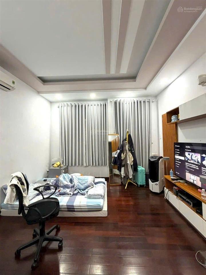 Giảm 300tr  nhà 4 tầng  dt 4x15m  hẻm 6m  đường số 21 quang trung phường 8