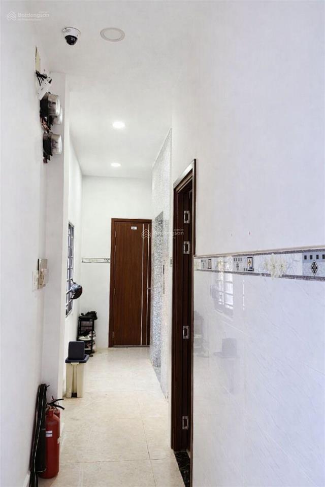 Bán chdv góc 2 mặt tiền đường số  7 tầng  có hầm  có thang máy  dt 4,5m x 24m  chỉ hơn 15 tỷ