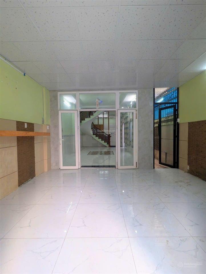 Giảm 600 triệu  chỉ còn 9,9 tỷ
nhà phố khu biệt thự làng hoa  dt 5m x 17m  4 tầng  đường 10m