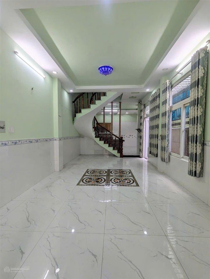 Giảm 600 triệu  chỉ còn 9,9 tỷ
nhà phố khu biệt thự làng hoa  dt 5m x 17m  4 tầng  đường 10m