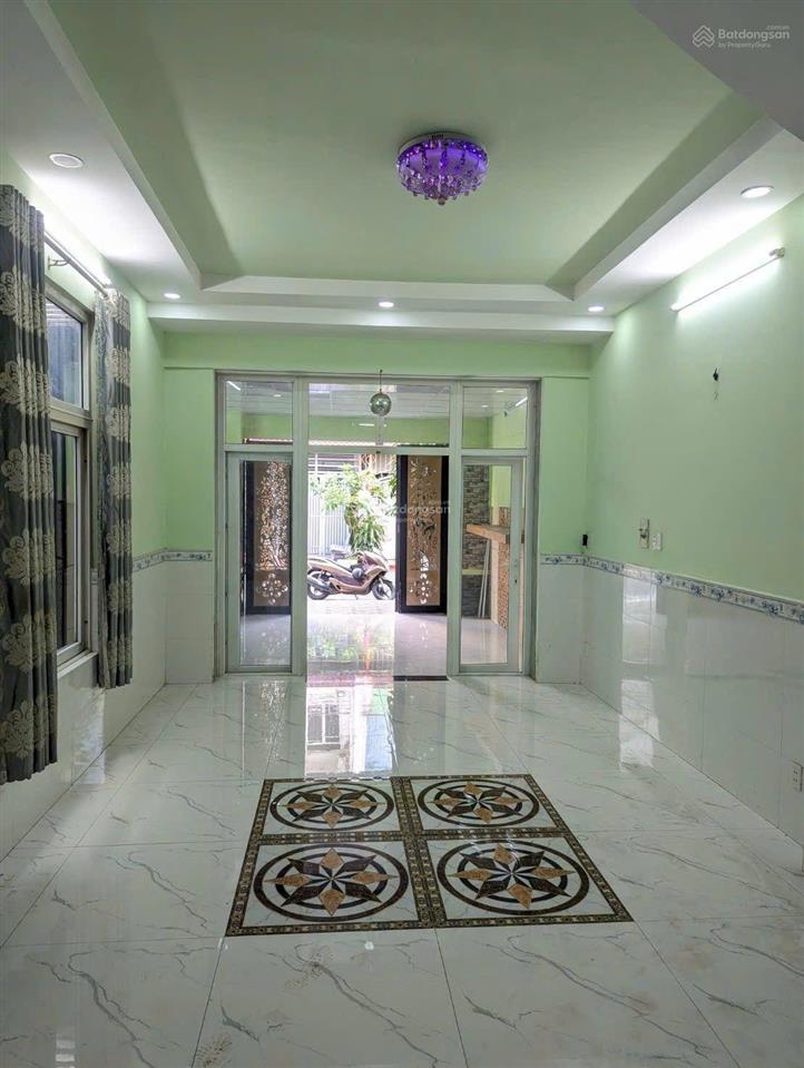 Giảm 600 triệu  chỉ còn 9,9 tỷ
nhà phố khu biệt thự làng hoa  dt 5m x 17m  4 tầng  đường 10m