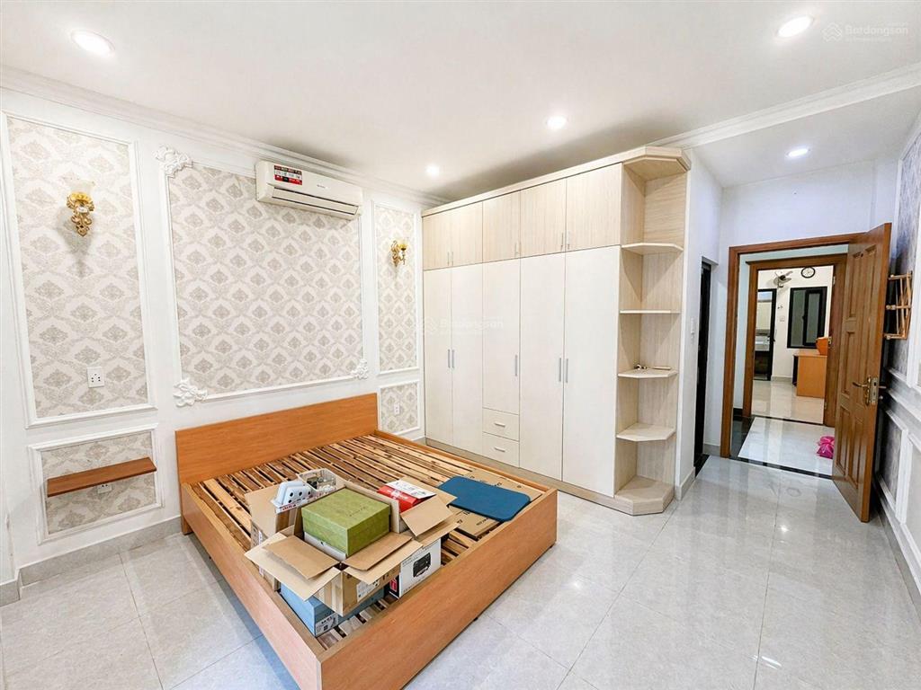 Bán nhà phố khu đồng bộ nhà lầu  hẻm xe hơi dt 4m x 15m  5 tầng  chỉ hơn 7 tỷ  phạm văn chiêu
