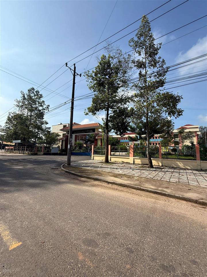 Chú hoàng gửi bán lô 280m2 + 100m2 thổ mt dh 504 lộ giới 32m ngay kcn 400ha, giá 650tr (bao sổ)