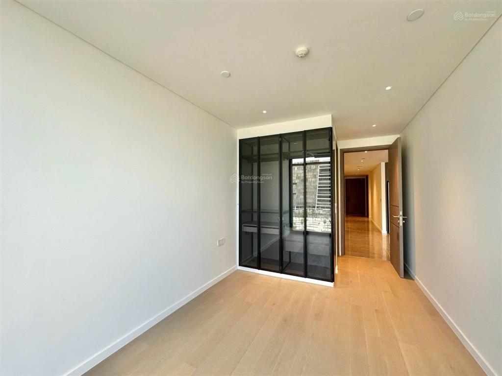 The opera  metropole bán căn hộ 3 phòng ngủ ntcb  view quận 1