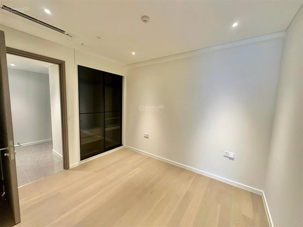 The opera  metropole bán căn hộ 3 phòng ngủ ntcb  view quận 1