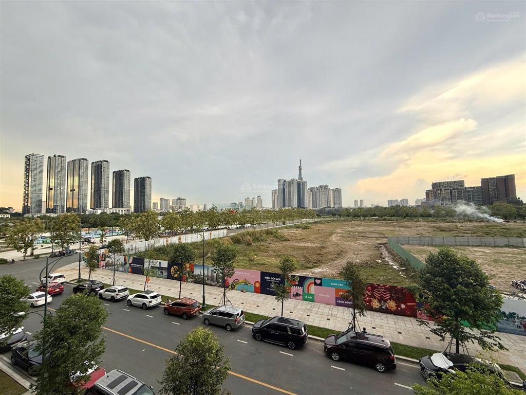 The galleria  metropole bán căn hộ 2pn giá tốt diện tích lớn 102m2  view sông, landmark 81