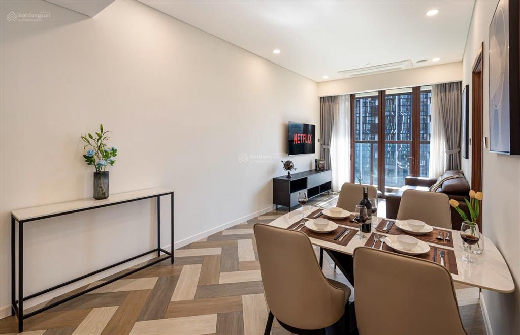 The galleria  metropole bán căn hộ 1pn  đã có sổ  view sông, quận 1, cầu bason