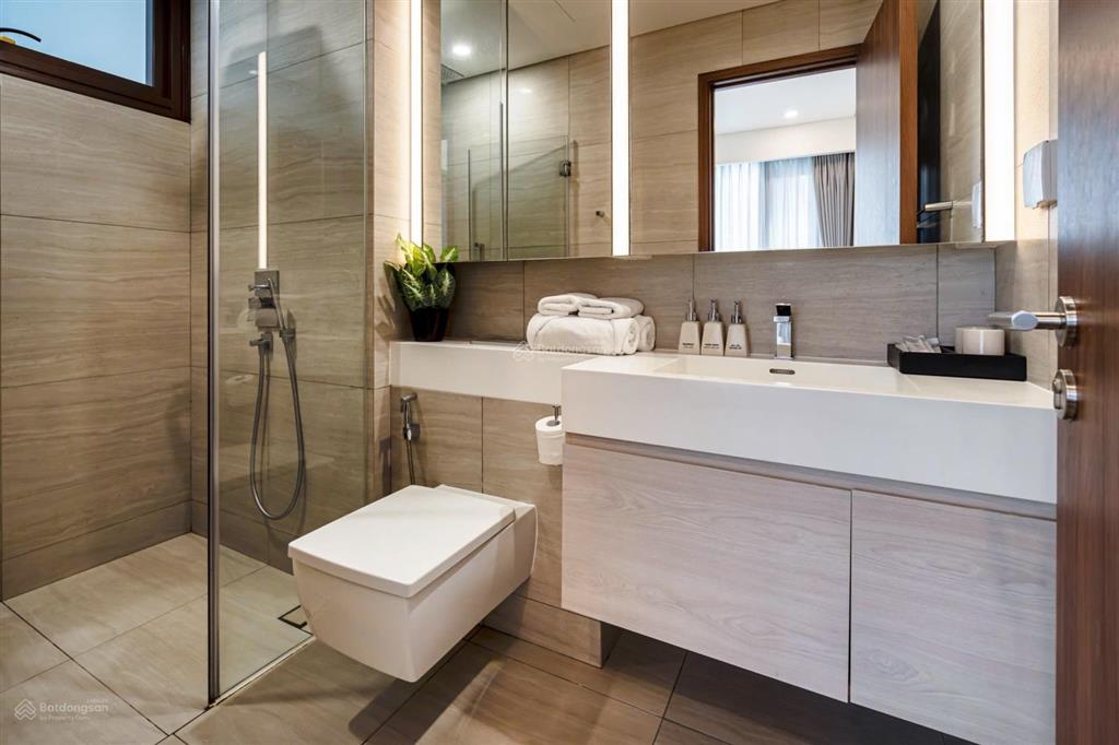 The galleria  metropole bán căn hộ 1pn  đã có sổ  view sông, quận 1, cầu bason