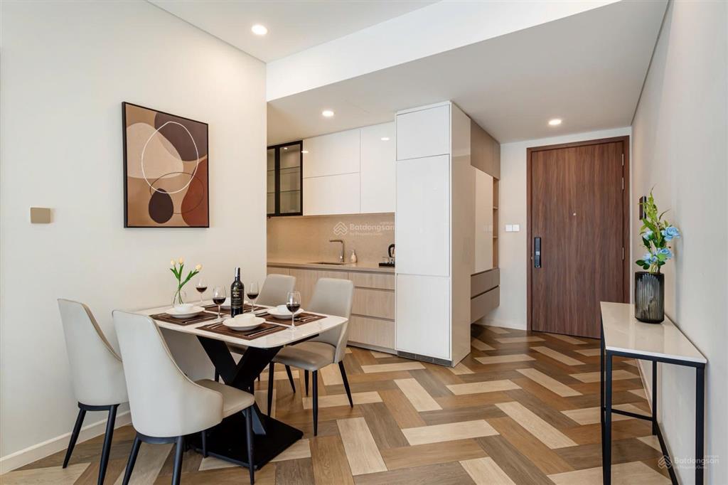 The galleria  metropole bán căn hộ 1pn  đã có sổ  view sông, quận 1, cầu bason