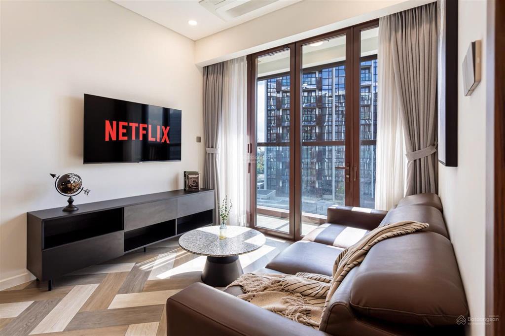 The galleria  metropole bán căn hộ 1pn  đã có sổ  view sông, quận 1, cầu bason