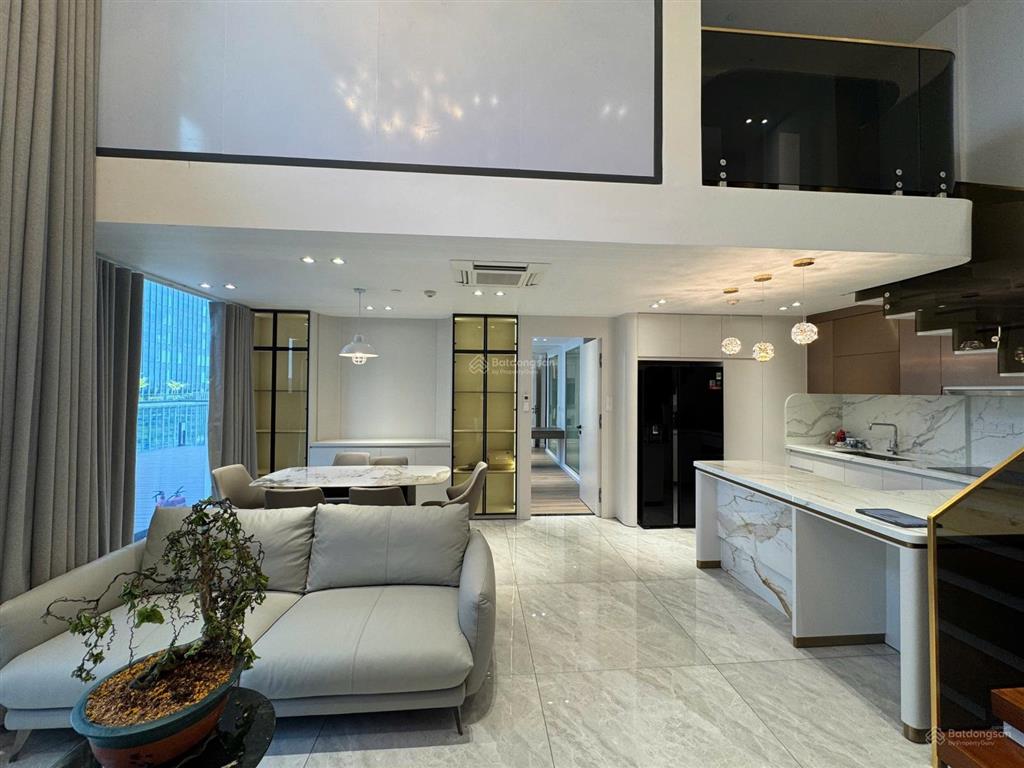 The opera  metropole cho thuê căn loft 3pn sân vườn  view city, cầu ba son