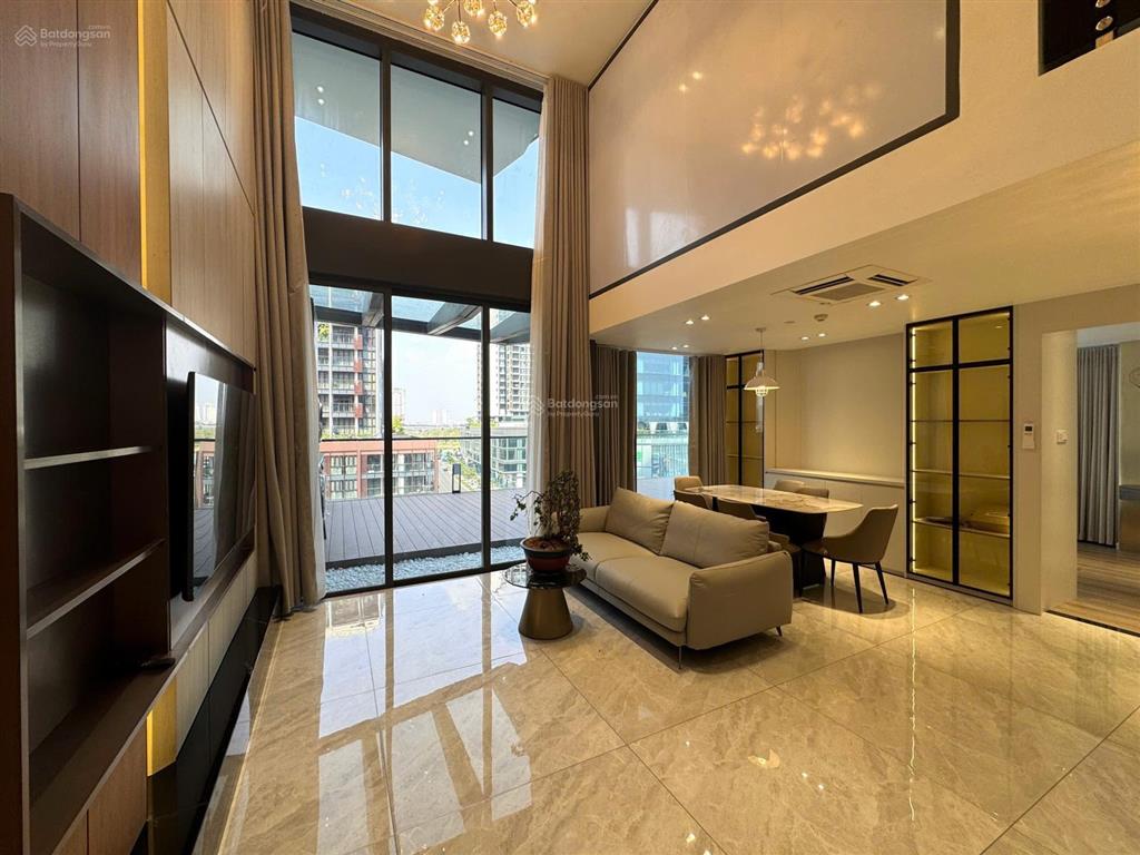 The opera  metropole cho thuê căn loft 3pn sân vườn  view city, cầu ba son