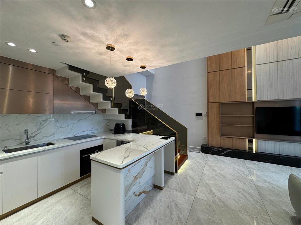 The opera  metropole cho thuê căn loft 3pn sân vườn  view city, cầu ba son