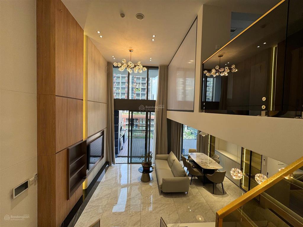 The opera  metropole cho thuê căn loft 3pn sân vườn  view city, cầu ba son