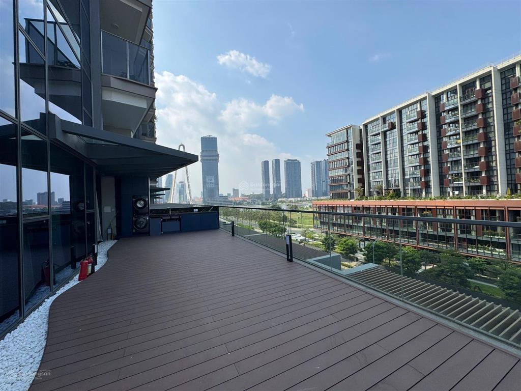 The opera  metropole cho thuê căn loft 3pn sân vườn  view city, cầu ba son