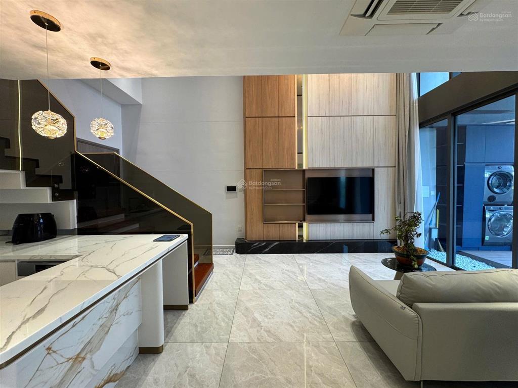The opera  metropole cho thuê căn loft 3pn sân vườn  view city, cầu ba son