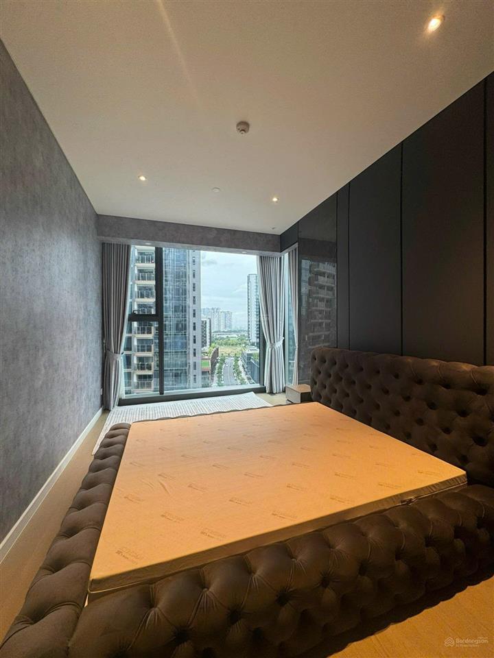 The opera  metropole cho thuê căn góc 2 phòng ngủ  full nội thất  view cầu bason, city