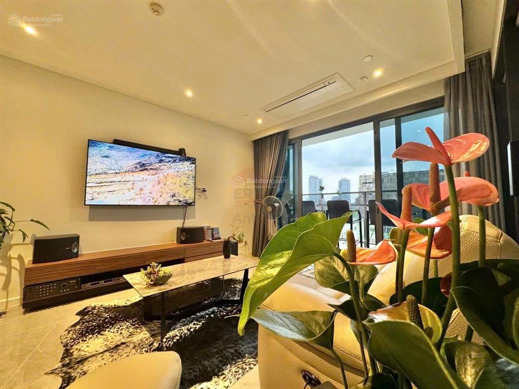 The opera  metropole bán căn hộ 3pn  đã có sổ  view quận 1 thoáng