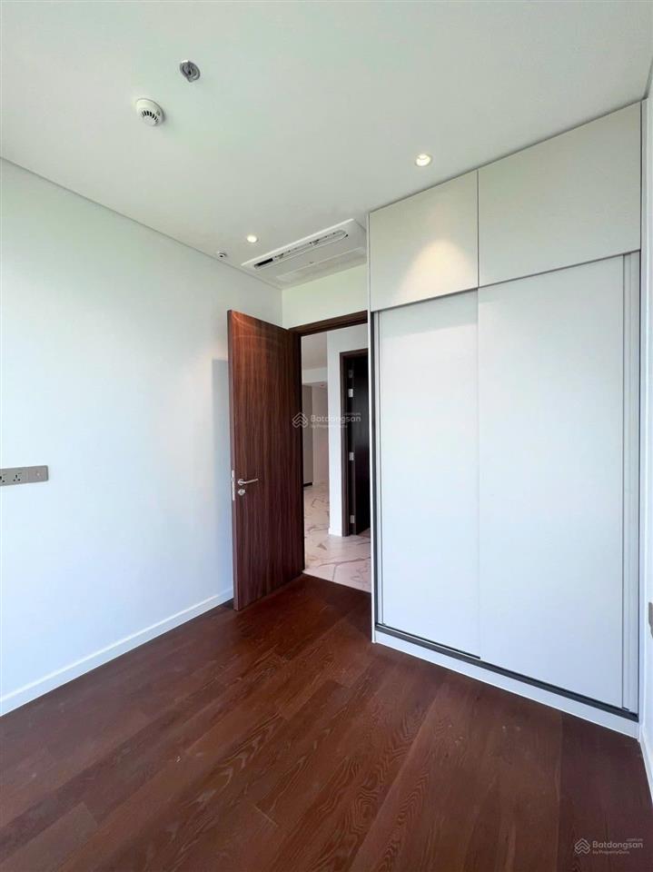 The crest  metropole bán căn hộ 2 phòng ngủ  tầng cao  view đẹp giá tốt  đã có sổ